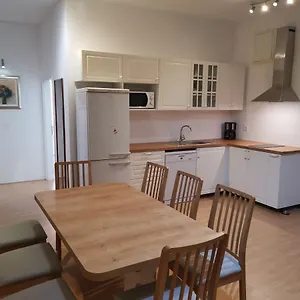 Spacious 140m2 Downtown 3 Bedroom Apartamento Split
